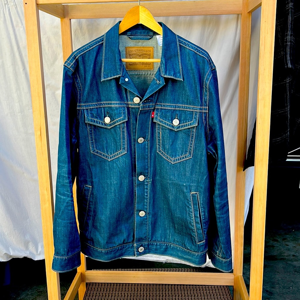 Levis Mens jean jacket like new